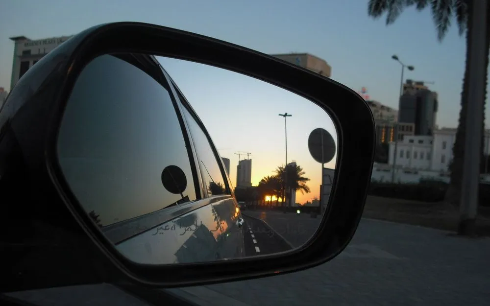 Bahrain - 倒後鏡中的日落