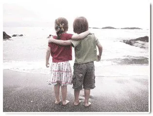 青梅竹馬看沙灘