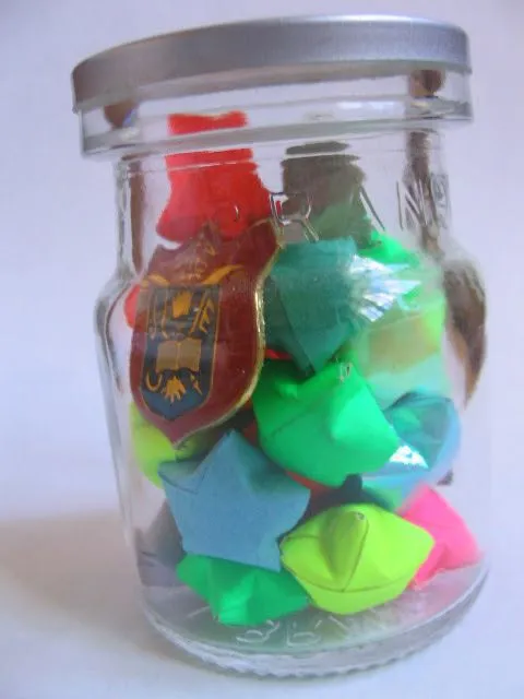 DBS校章與幸運星