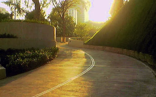 男拔萃前門 斜坡