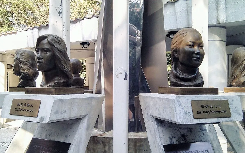 香港公園 - SARS非典型肺炎殉職醫護人員紀念銅像