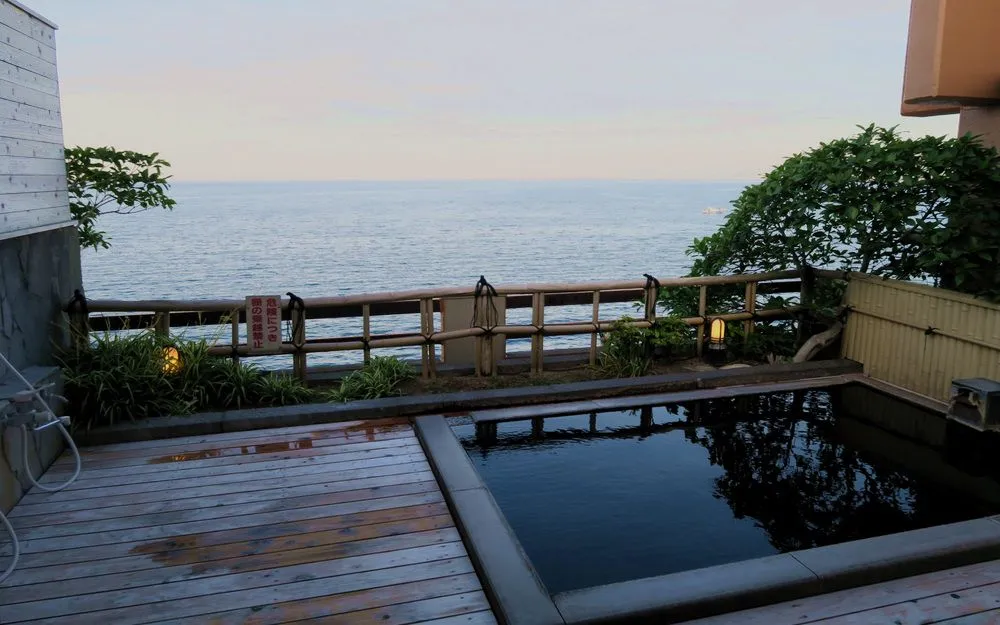 別府溫泉旅館的露天風呂