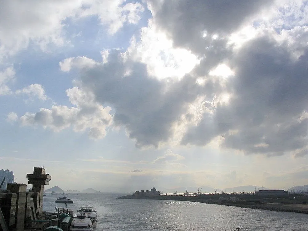 尖沙咀中港城平台 - 燦爛陽光